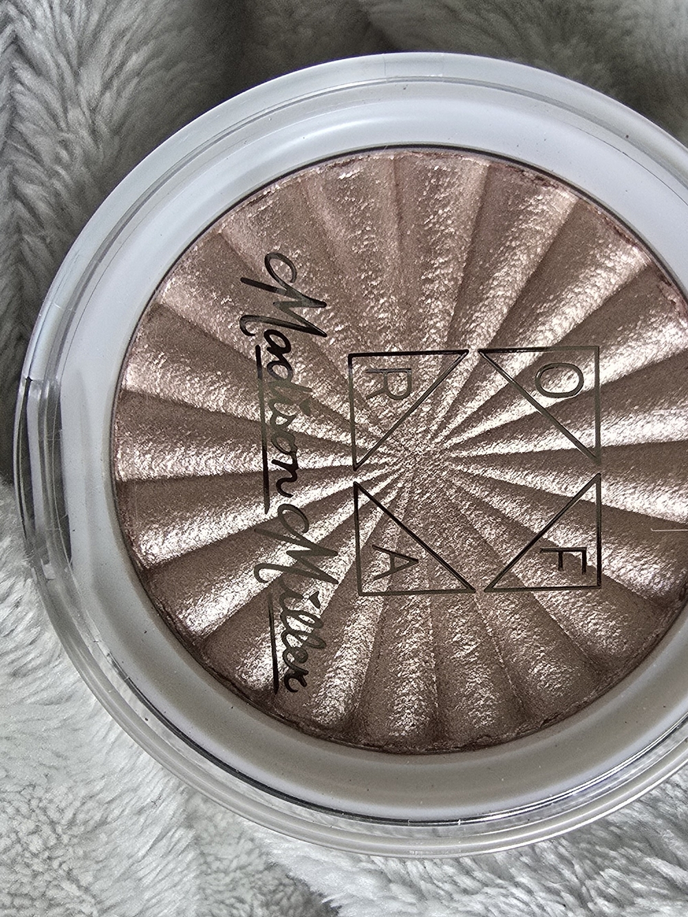 OFRA X Madison Miller Highlighter - Sea Shimmer